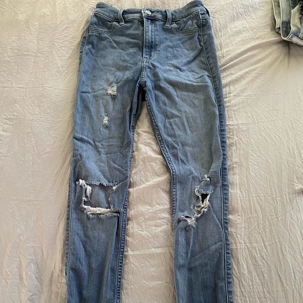 Ripped skinny jeans